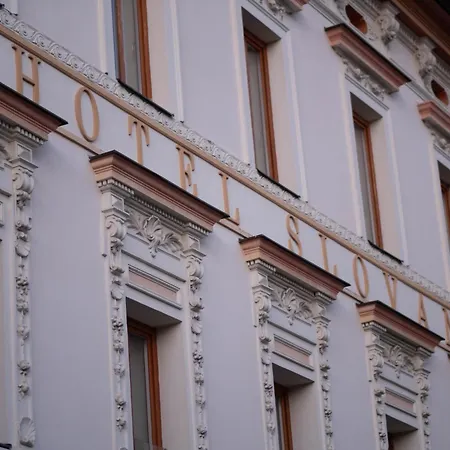 Slovan Hotel 4*